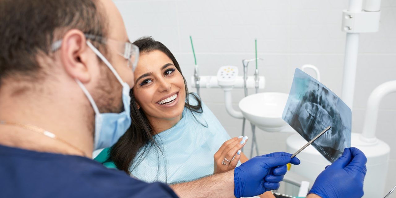 ۲۰ سوال که برای انتخاب جراح دندانپزشک مناسب باید بپرسید!